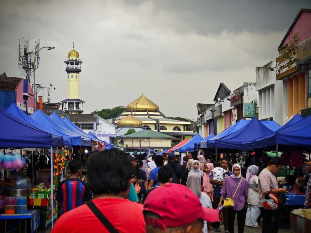 must-visit night markets in JB Pasar Malam Kampung Melayu Majidee
