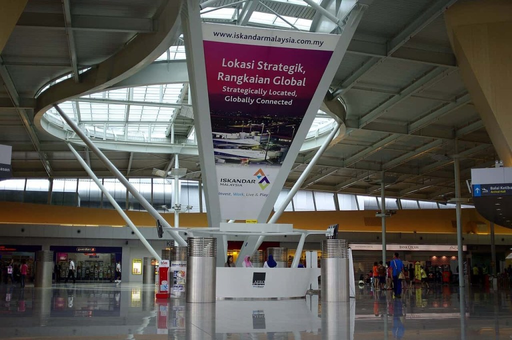 How to Go to Senai Airport from Singapore